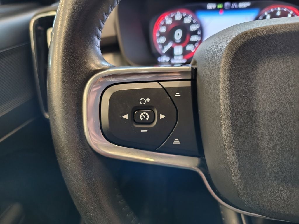 2019 Volvo XC40 Momentum