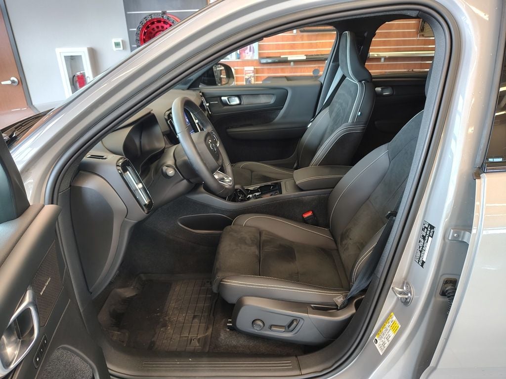 2023 Volvo XC40 Recharge Pure Electric Ultimate