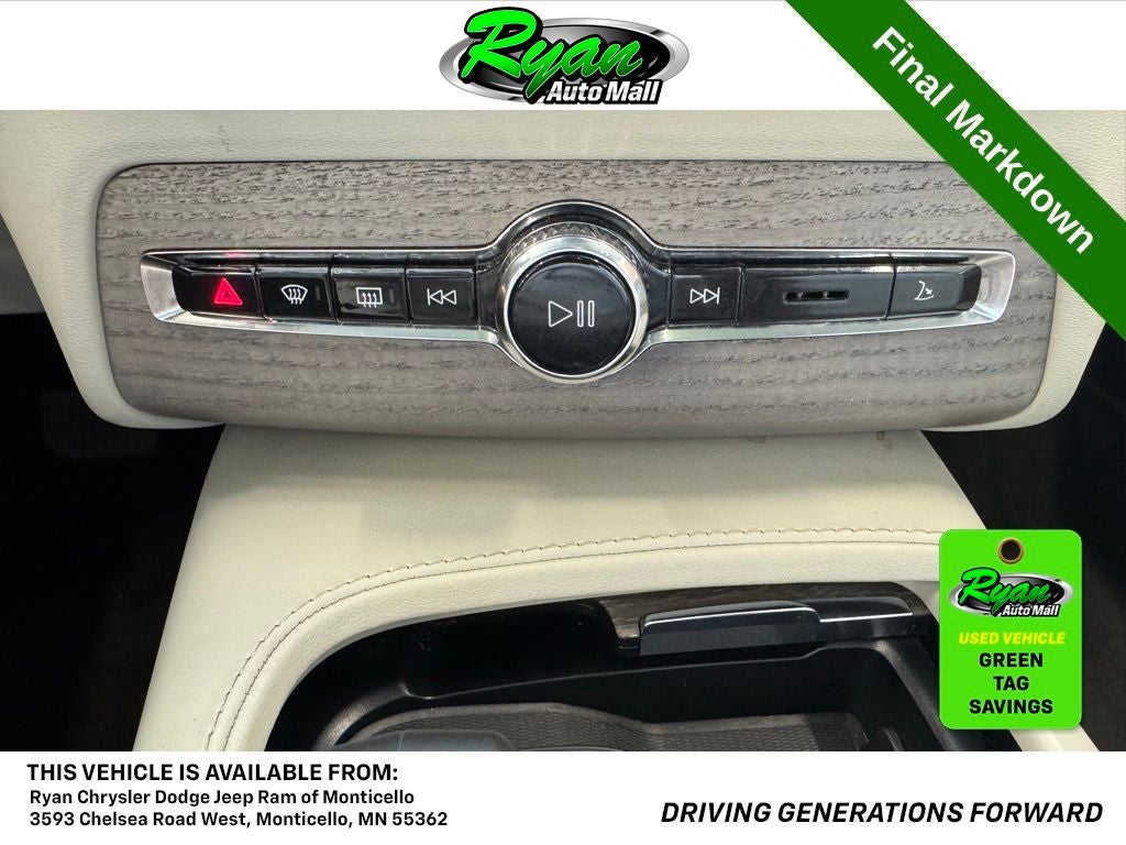 2023 Volvo XC90 B5 Plus