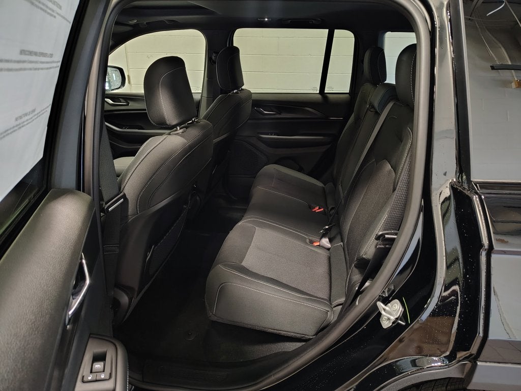 2027 Jeep Grand Cherokee Laredo X