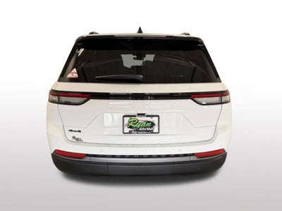 2026 Jeep Grand Cherokee Laredo Altitude