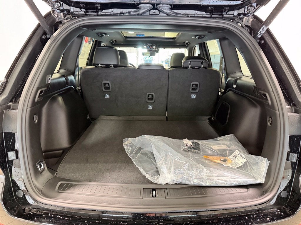 2027 Jeep Grand Cherokee Limited Reserve