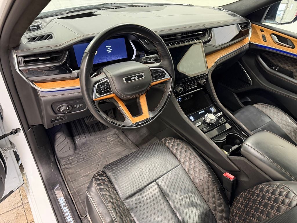 2022 Jeep Grand Cherokee Summit