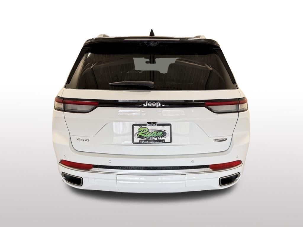 2022 Jeep Grand Cherokee Summit