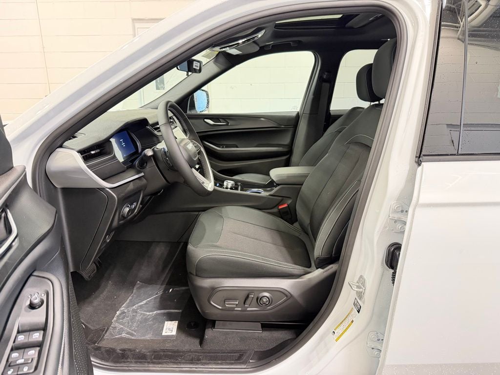 2026 Jeep Grand Cherokee L Laredo