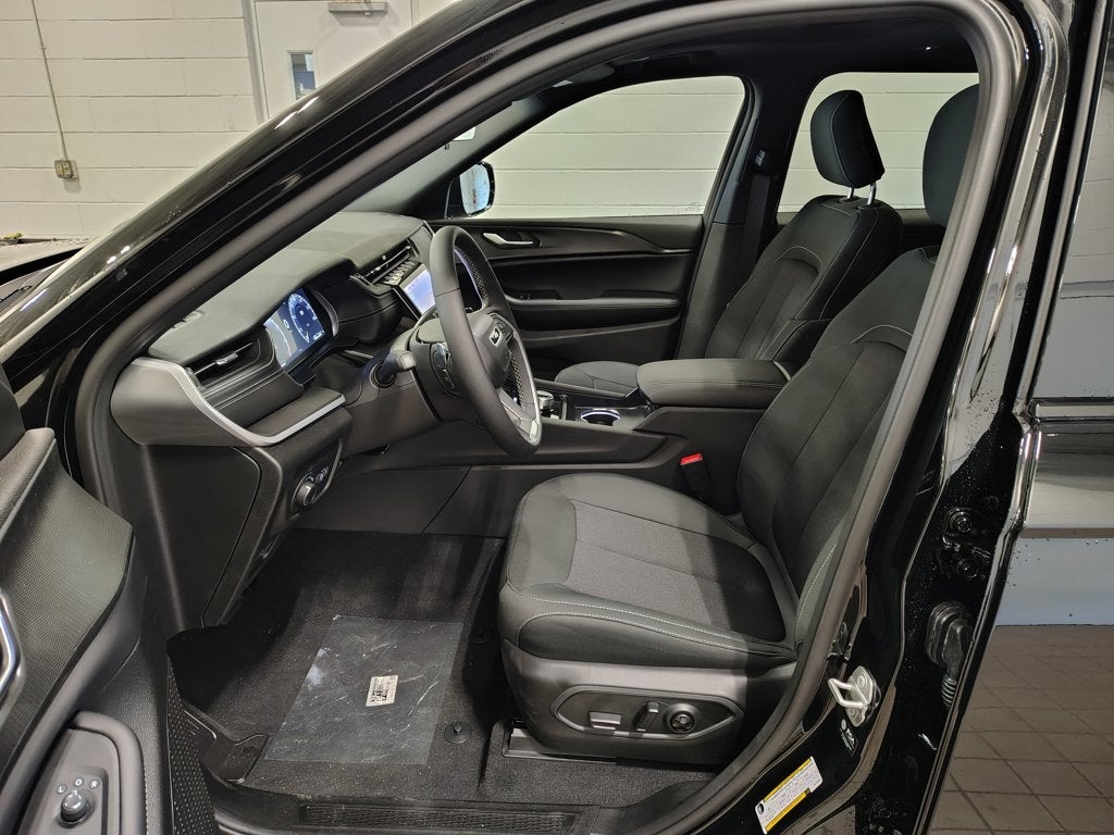 2027 Jeep Grand Cherokee L Laredo X