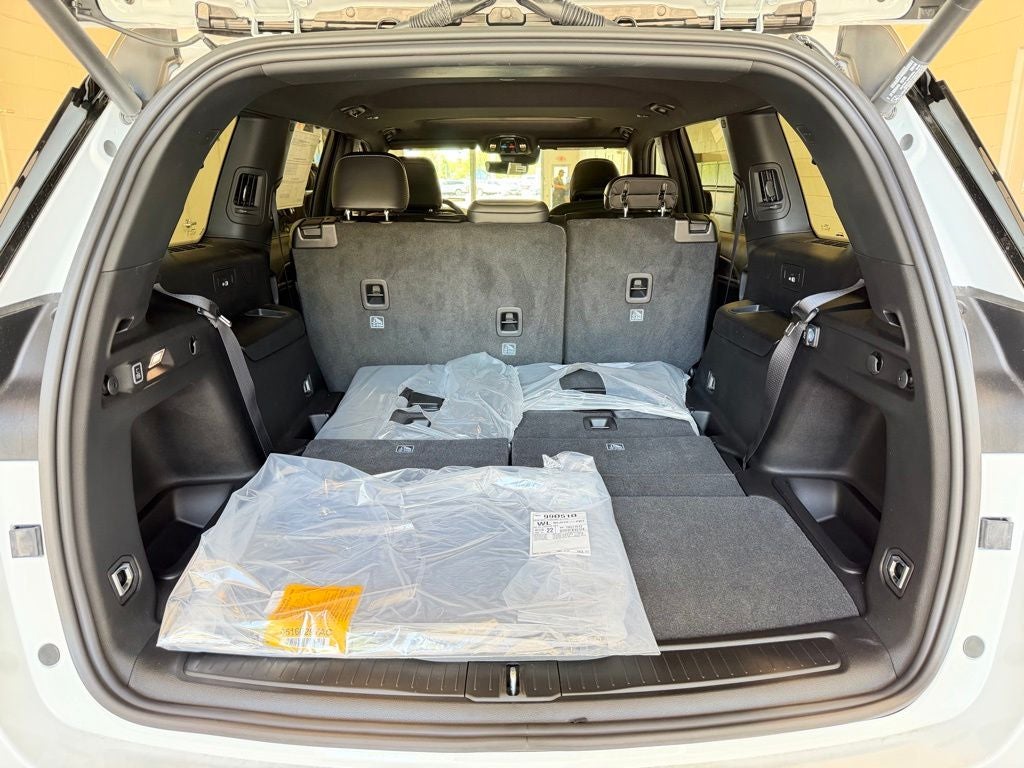 2026 Jeep Grand Cherokee L Laredo Altitude