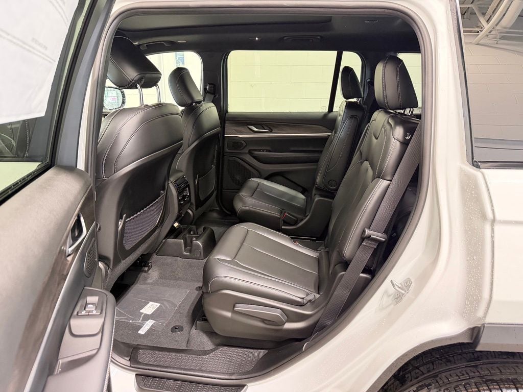 2027 Jeep Grand Cherokee L Limited