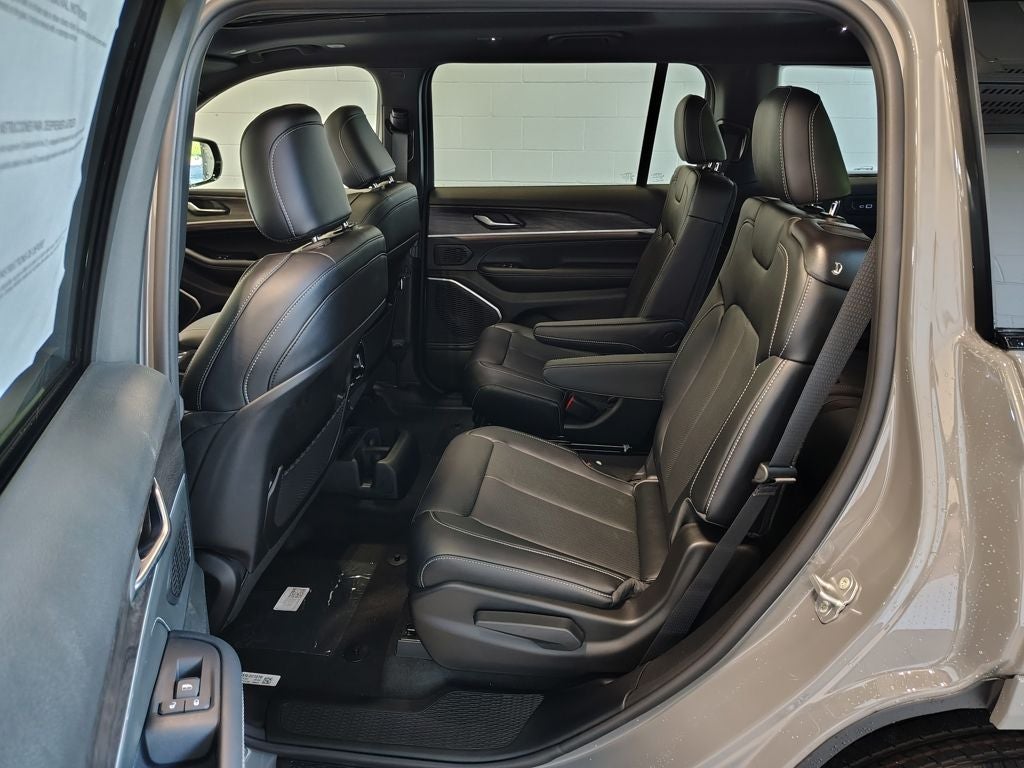 2027 Jeep Grand Cherokee L Limited Reserve