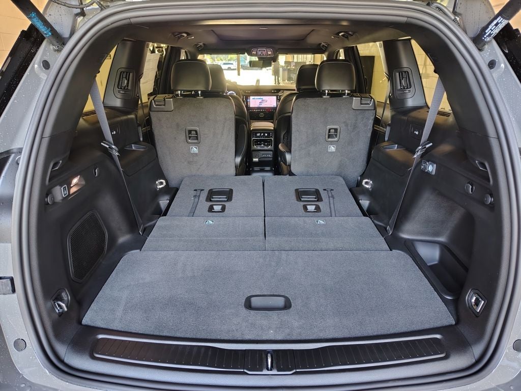 2027 Jeep Grand Cherokee L Limited Reserve