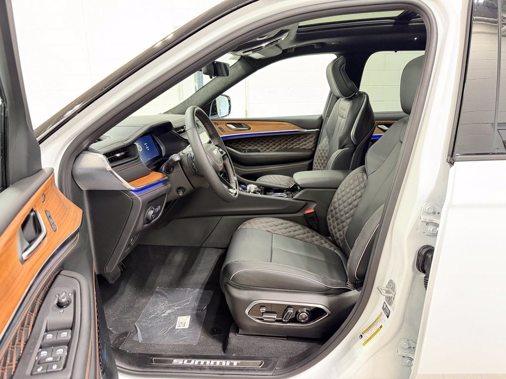 2027 Jeep Grand Cherokee L Summit