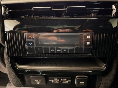 2027 Jeep Grand Wagoneer Upland