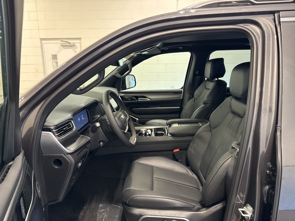 2026 Jeep Grand Wagoneer Base