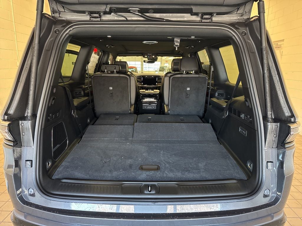 2026 Jeep Grand Wagoneer Base