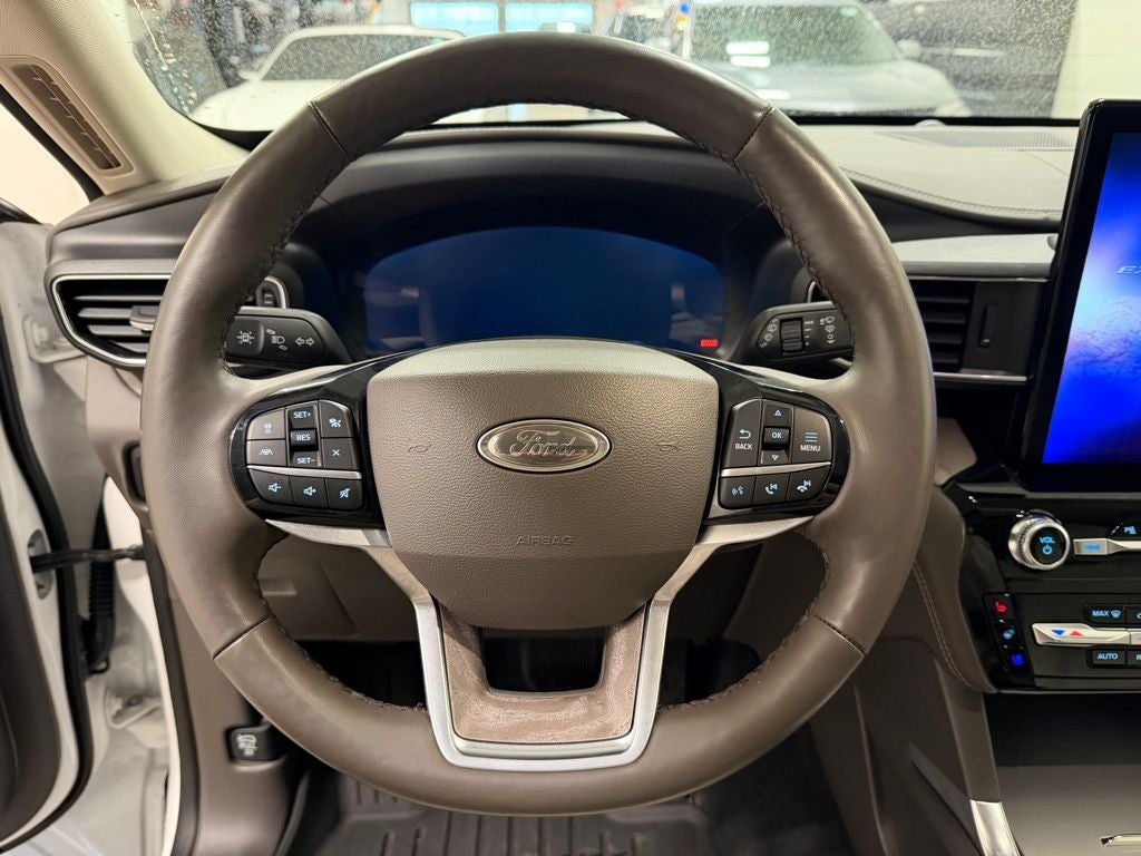 2023 Ford Explorer Platinum