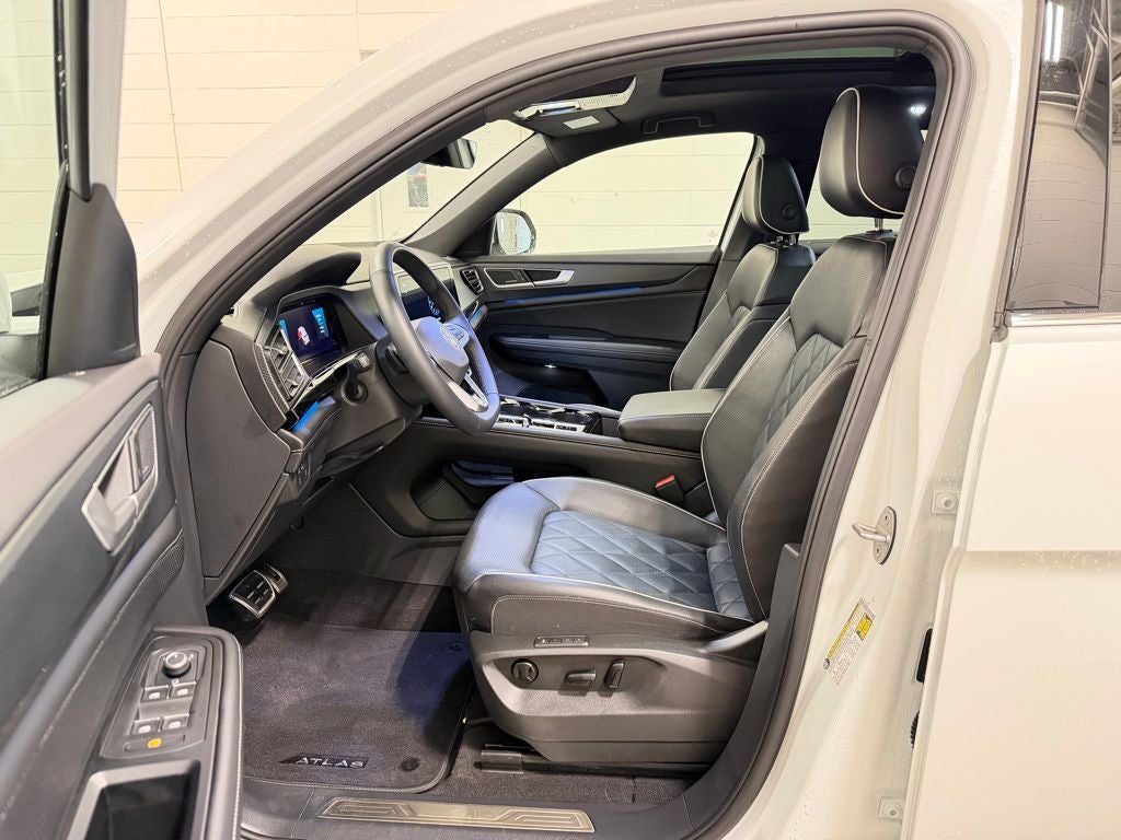 2024 Volkswagen Atlas Cross Sport 2.0T SEL Premium R-Line