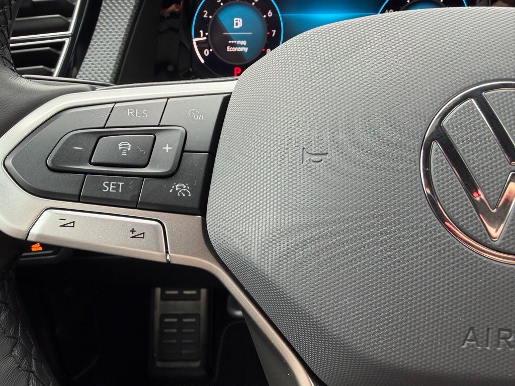 2024 Volkswagen Atlas Cross Sport 2.0T SEL Premium R-Line