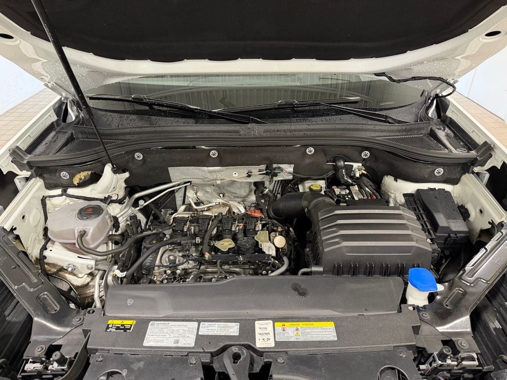 2024 Volkswagen Atlas Cross Sport 2.0T SEL Premium R-Line