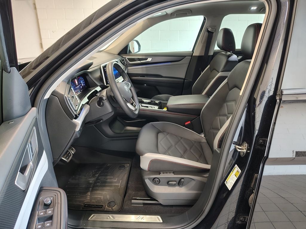 2024 Volkswagen Atlas 2.0T Peak Edition SEL