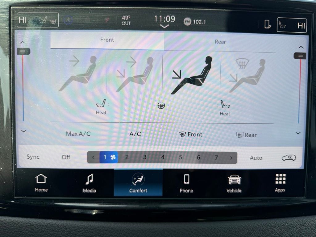 2025 Chrysler Pacifica Select