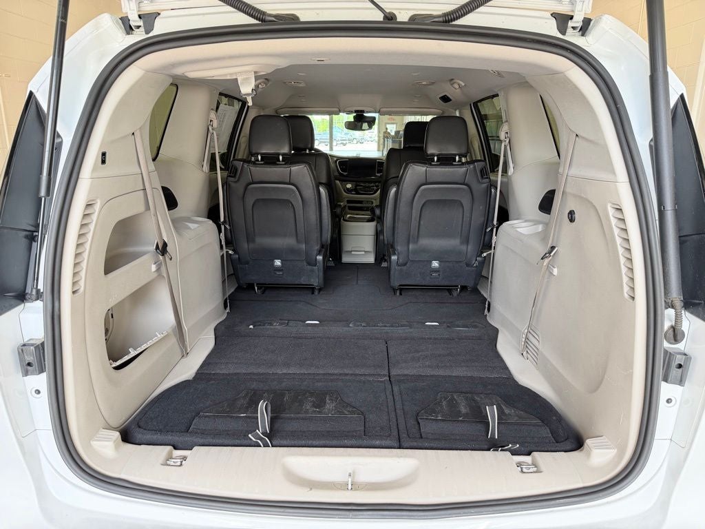 2022 Chrysler Pacifica Touring L