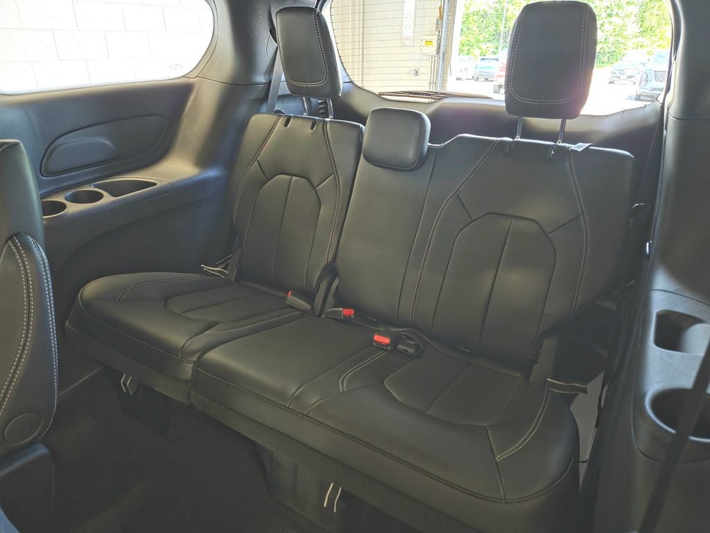 2027 Chrysler Pacifica LX