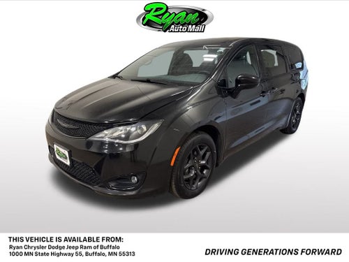 2020 Chrysler Pacifica Touring