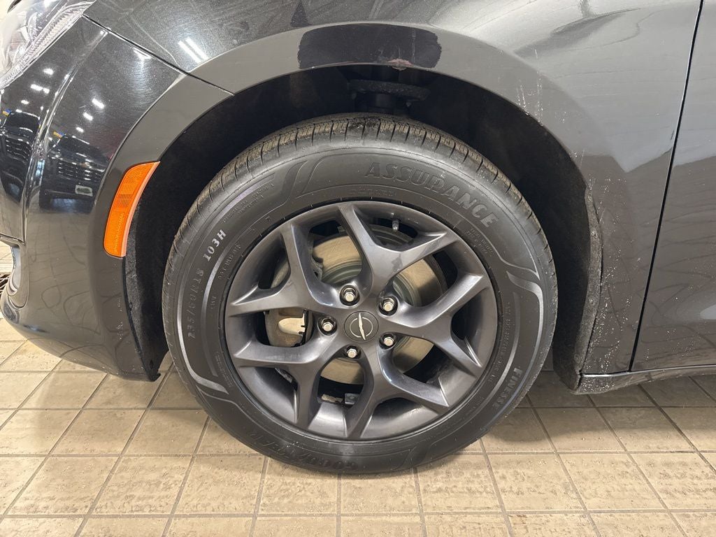 2020 Chrysler Pacifica Touring