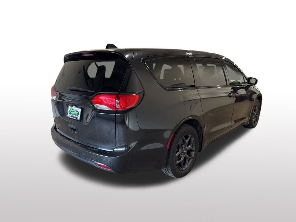 2020 Chrysler Pacifica Touring