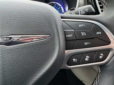 2024 Chrysler Pacifica Hybrid Select