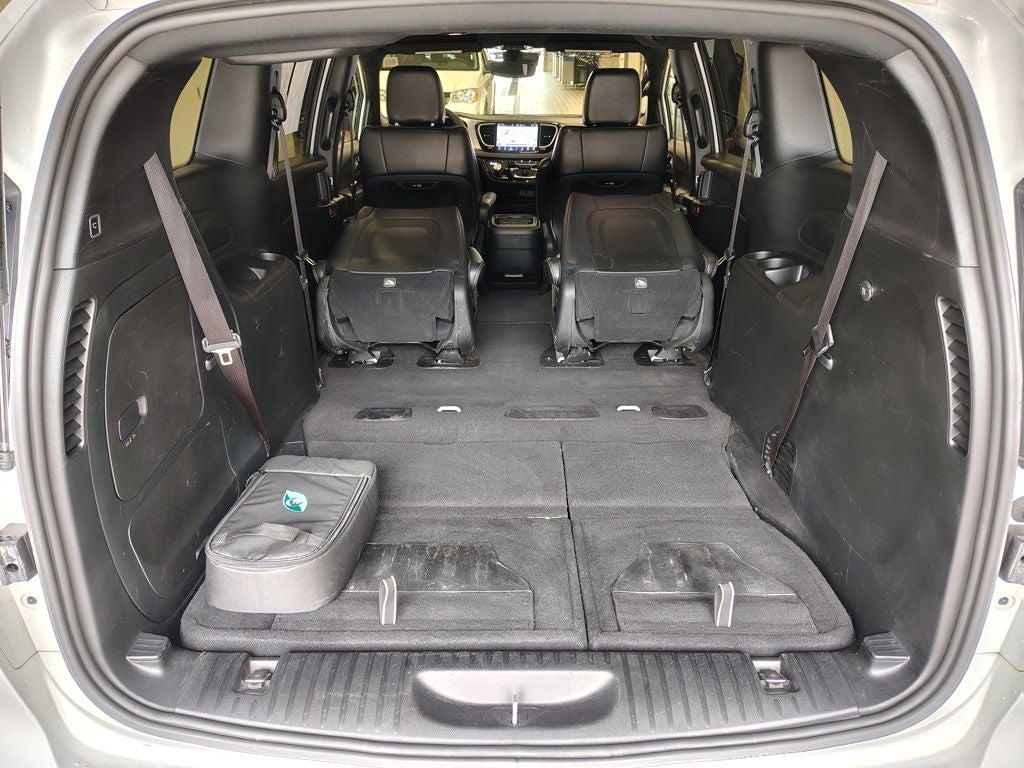 2024 Chrysler Pacifica Hybrid Select