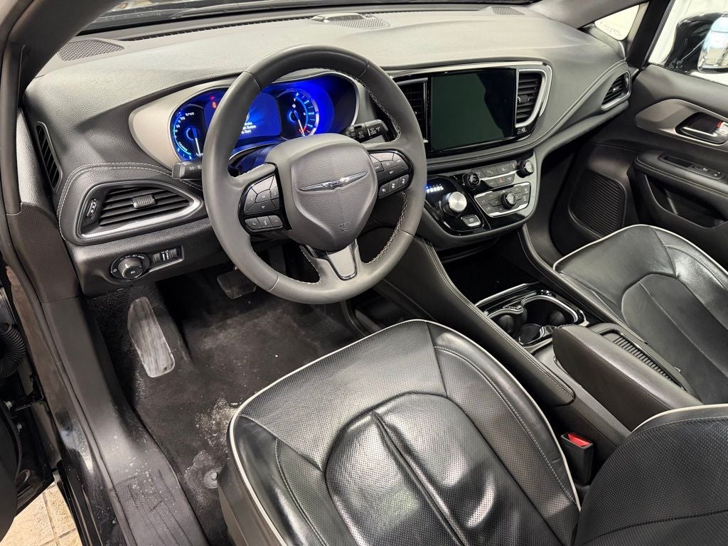 2024 Chrysler Pacifica Hybrid Select