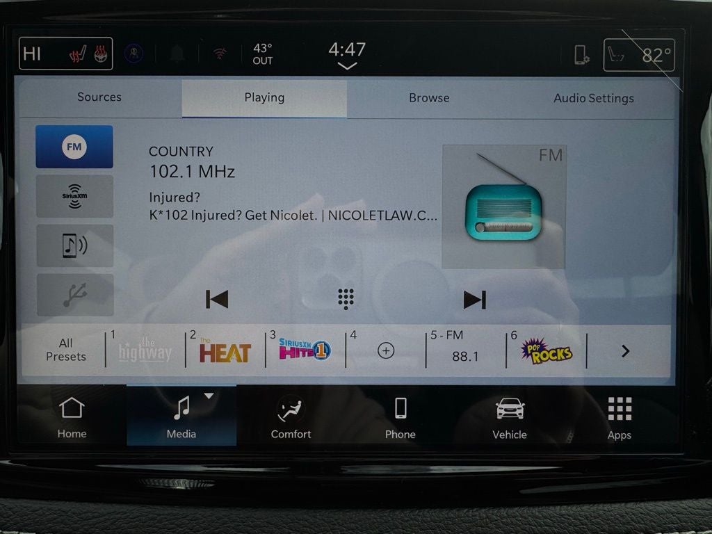 2026 Chrysler Pacifica Select