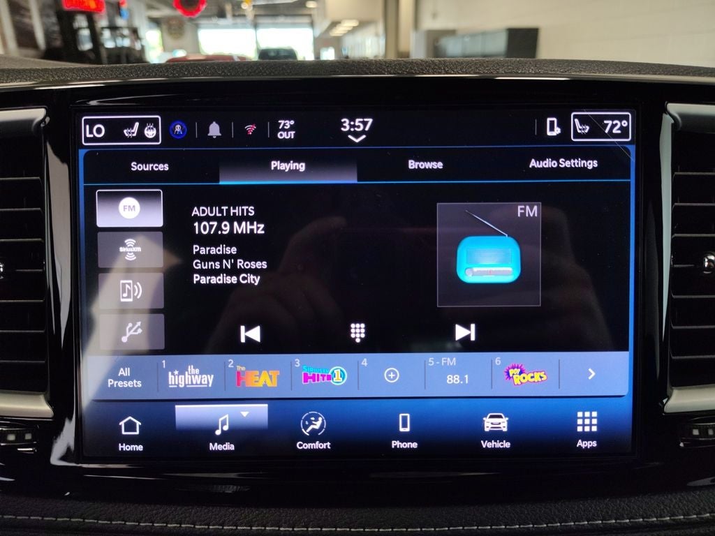 2027 Chrysler Pacifica Select