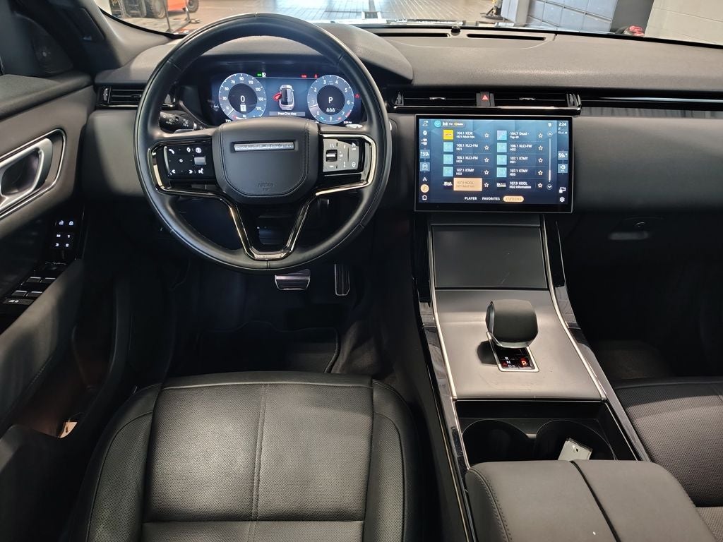 2025 Land Rover Range Rover Velar Dynamic SE