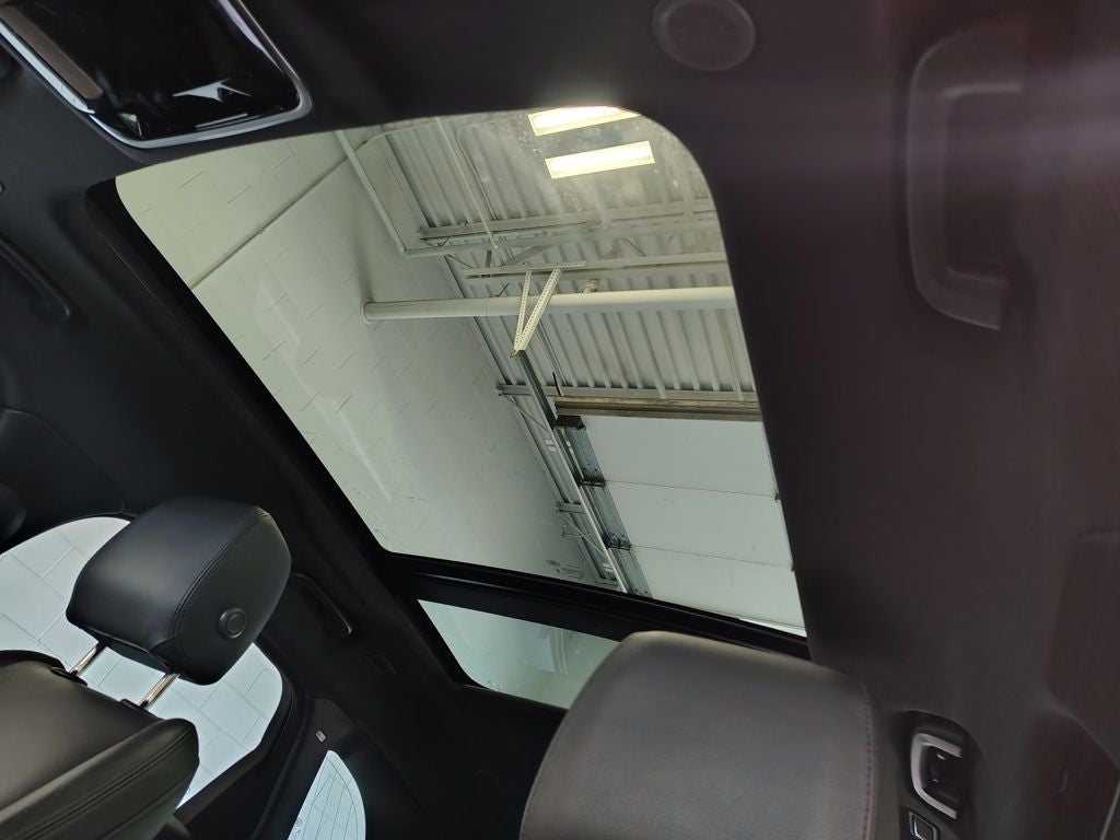 2025 Land Rover Range Rover Velar Dynamic SE