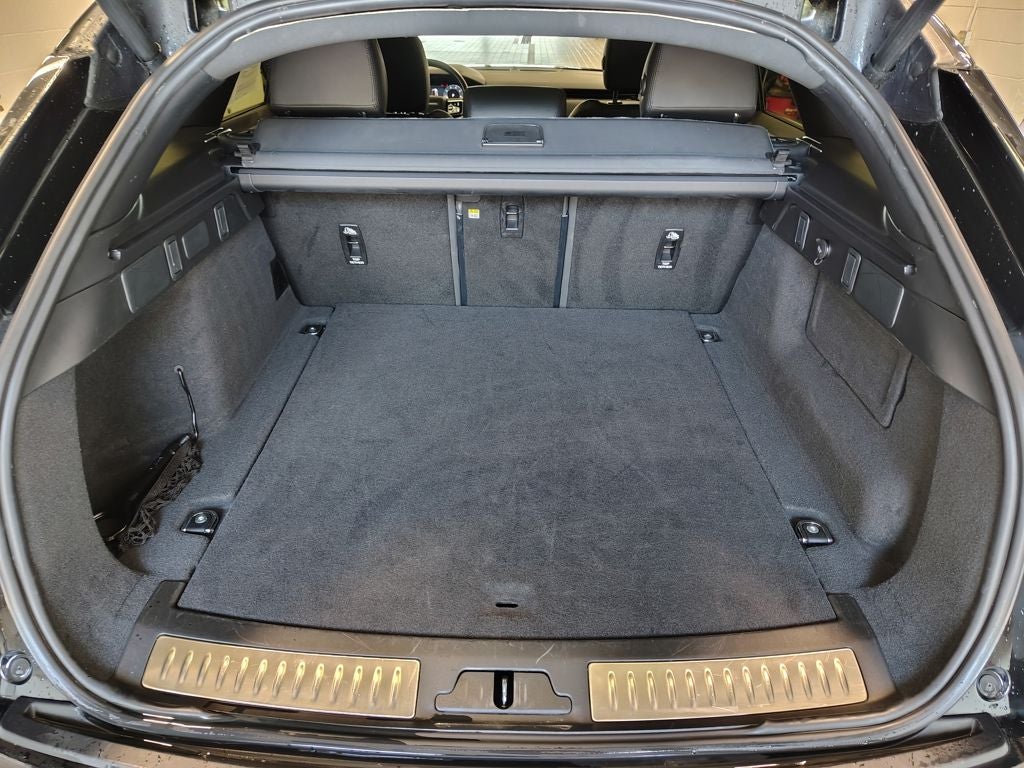 2025 Land Rover Range Rover Velar Dynamic SE
