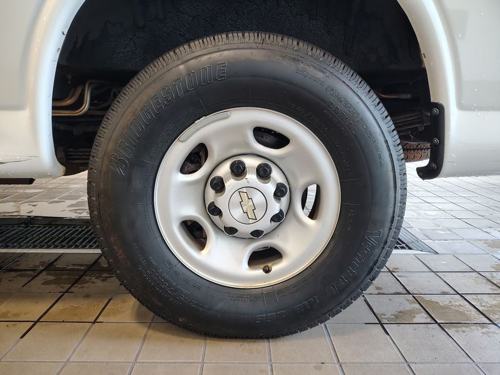 2023 Chevrolet Express 3500 LS Passenger