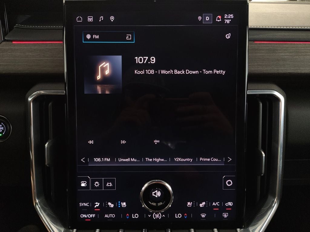 2025 GMC Acadia Denali