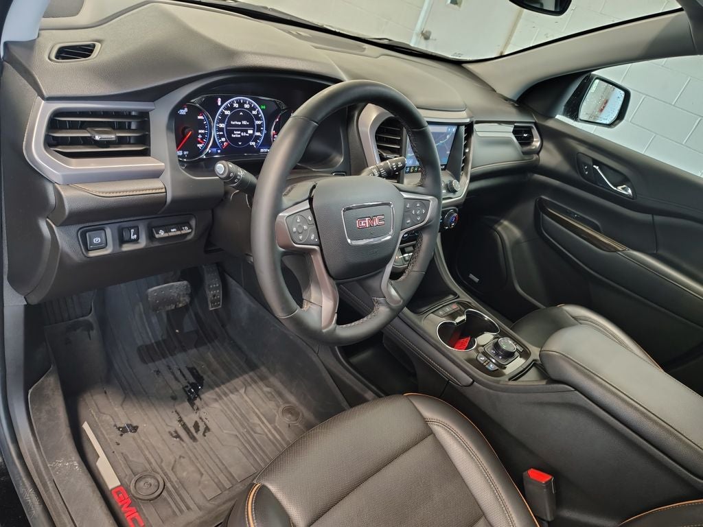 2023 GMC Acadia AT4