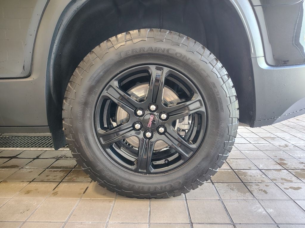 2023 GMC Acadia AT4
