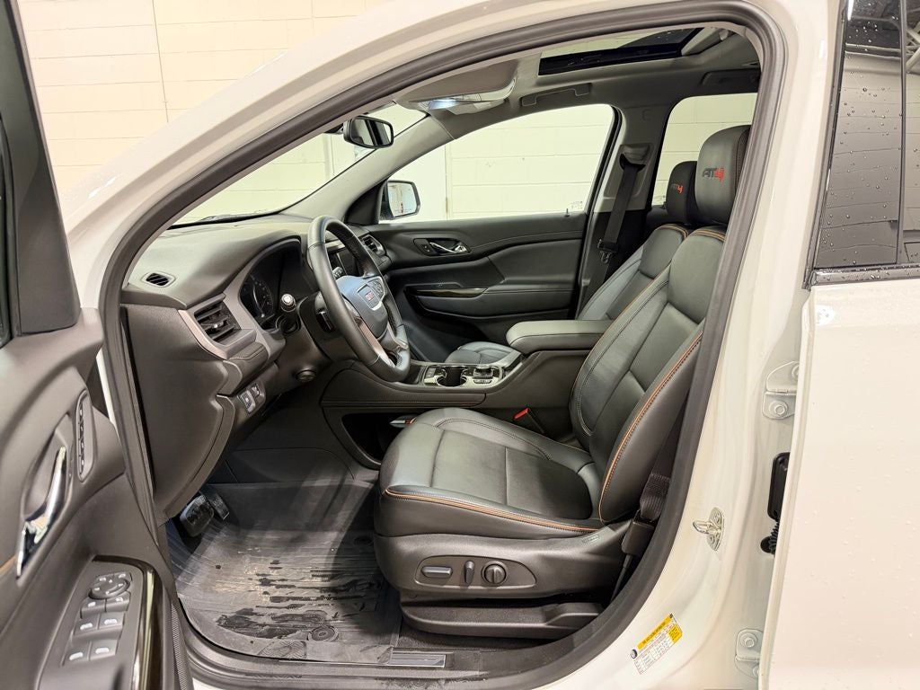 2023 GMC Acadia AT4