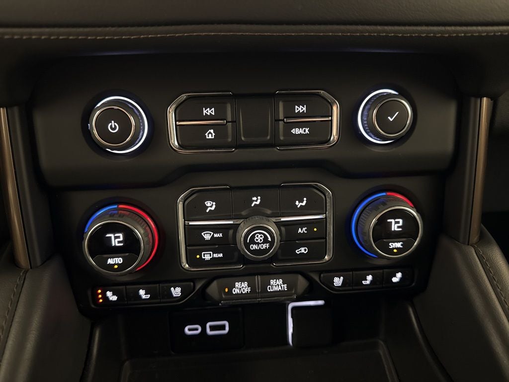 2022 Chevrolet Suburban High Country