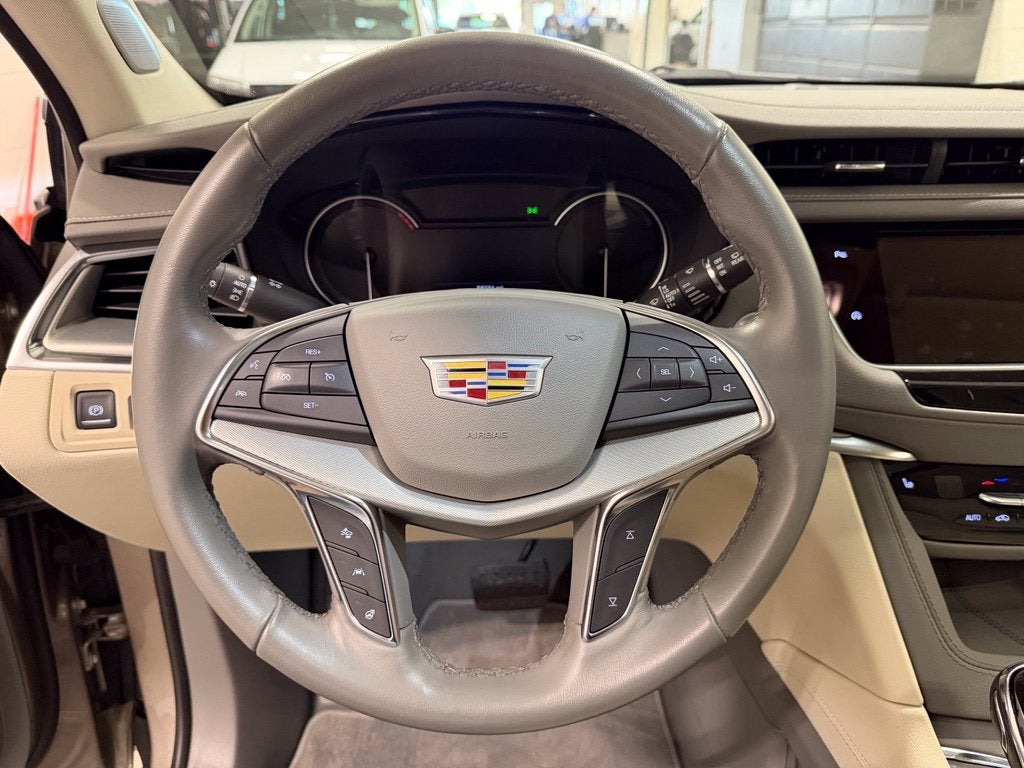 2023 Cadillac XT5 Premium Luxury