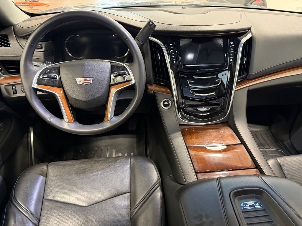 2018 Cadillac Escalade ESV Luxury