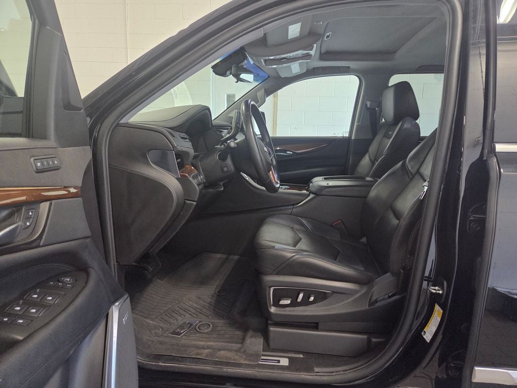 2018 Cadillac Escalade ESV Luxury
