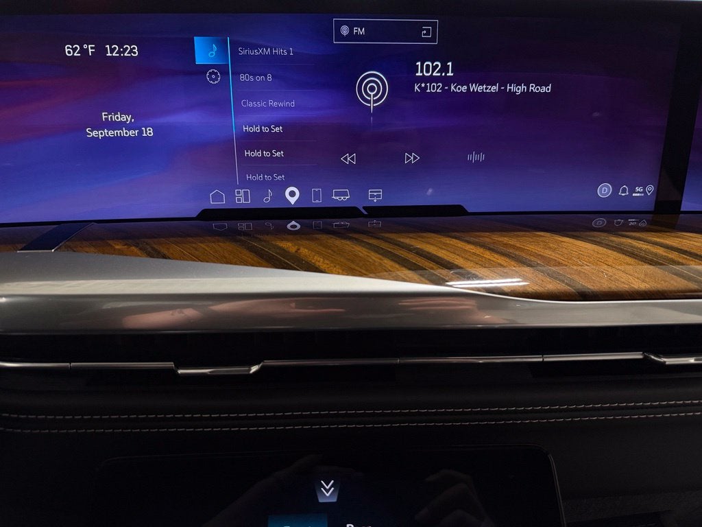 2025 Cadillac Escalade Sport Platinum