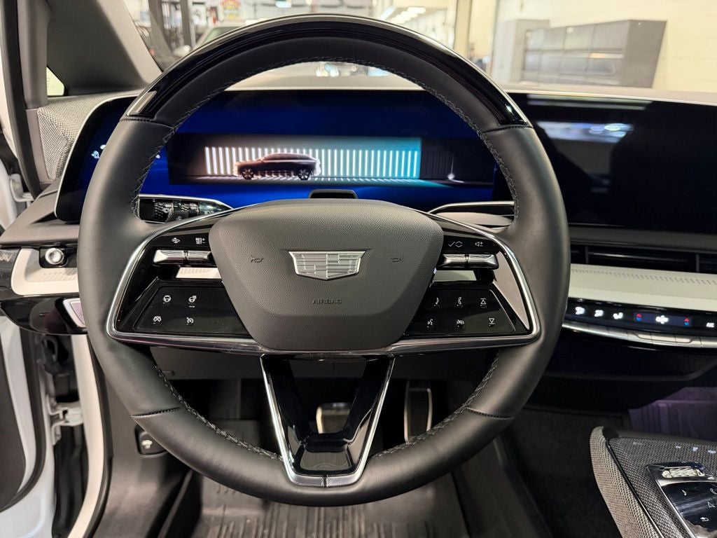 2025 Cadillac OPTIQ Luxury 2
