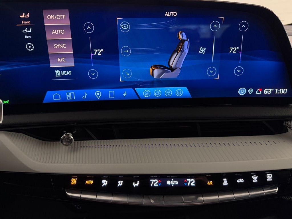 2025 Cadillac OPTIQ Luxury 2