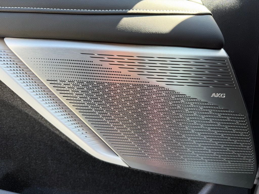 2025 Cadillac OPTIQ Luxury 2